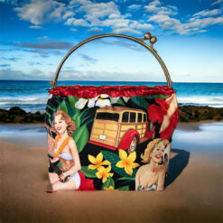 Alternative view of Aloha Pin-up