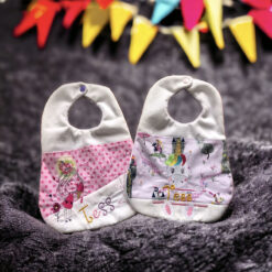 Lot de deux bavoirs de naissance
